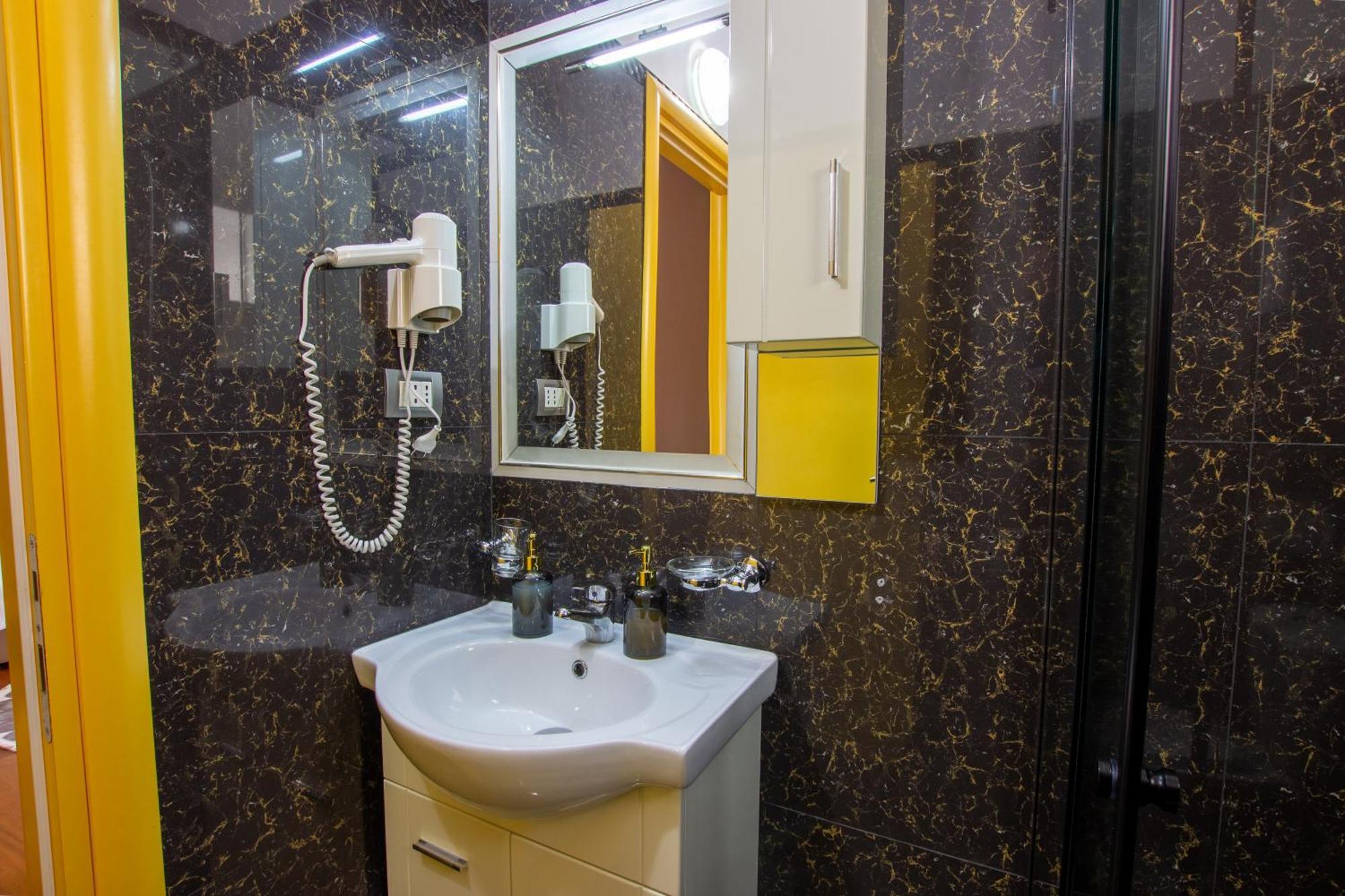Bora Hotel Gjirokastër 외부 사진