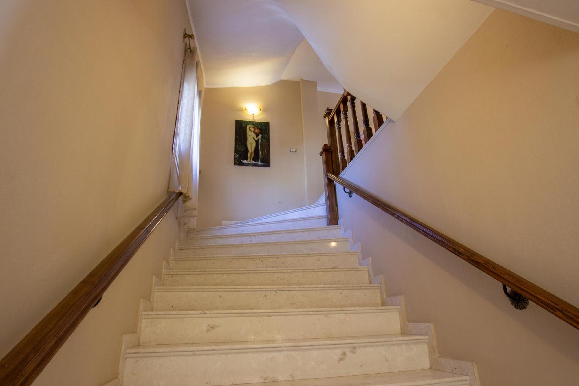 Bora Hotel Gjirokastër 외부 사진