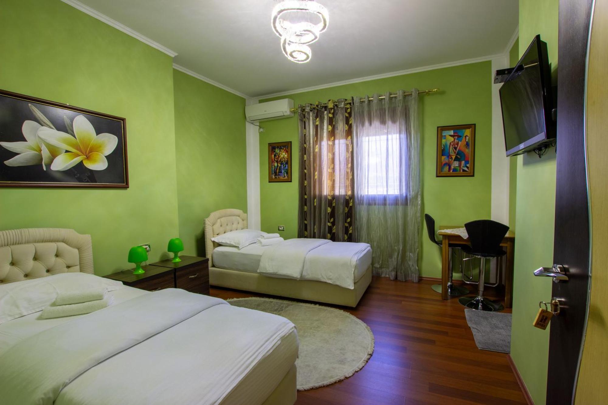 Bora Hotel Gjirokastër 외부 사진